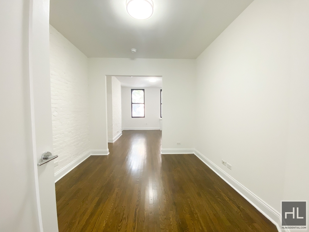 East 89th Street - Photo 1