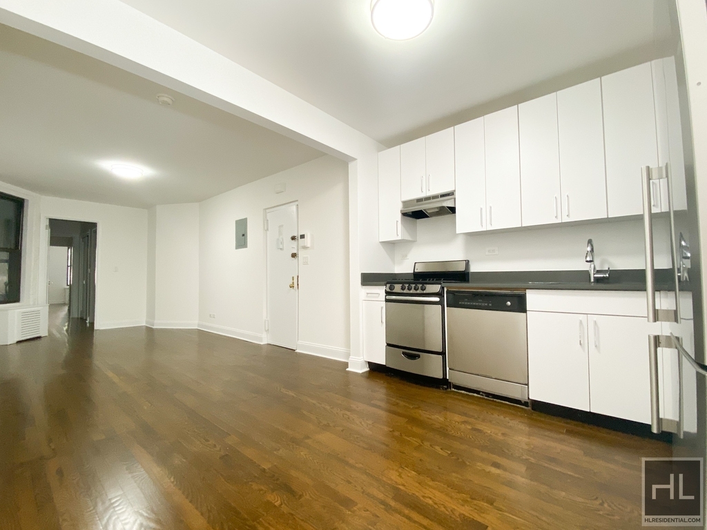 East 89th Street - Photo 0