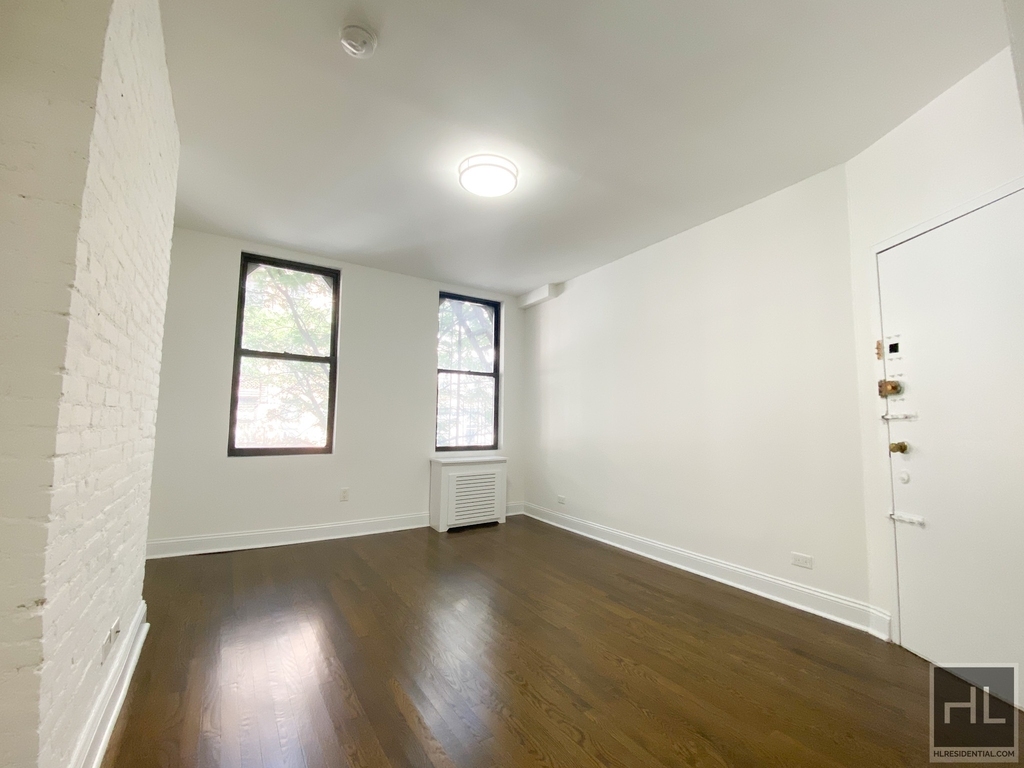East 89th Street - Photo 3