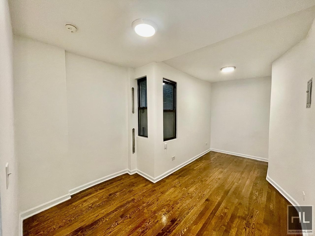 East 89th Street - Photo 0