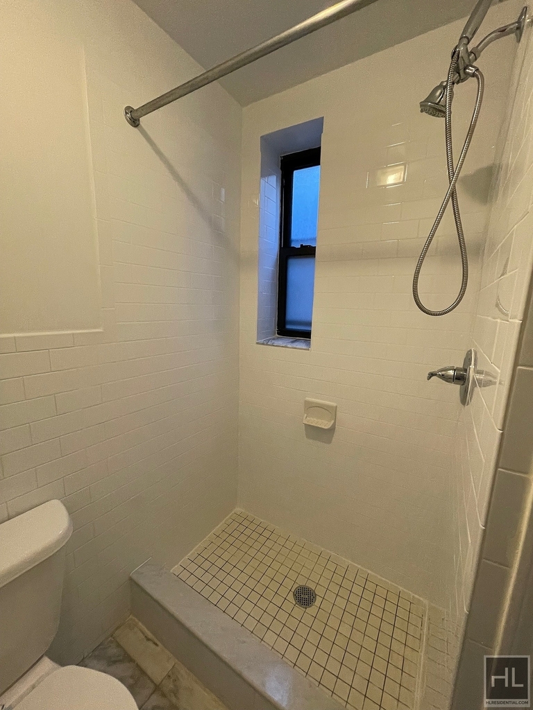 East 87th Street - Photo 3