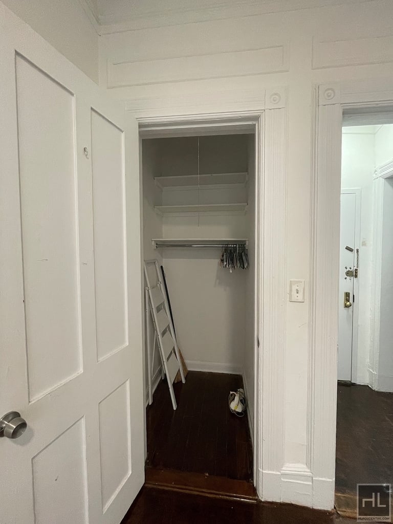 East 80th Street - Photo 2