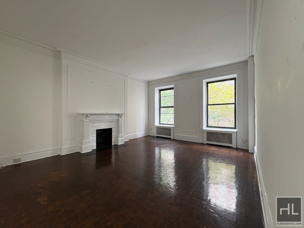 East 80th Street - Photo 0
