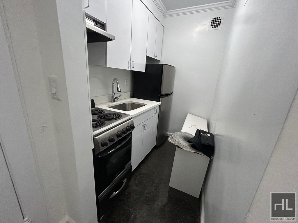 West 73rd Street - Photo 3