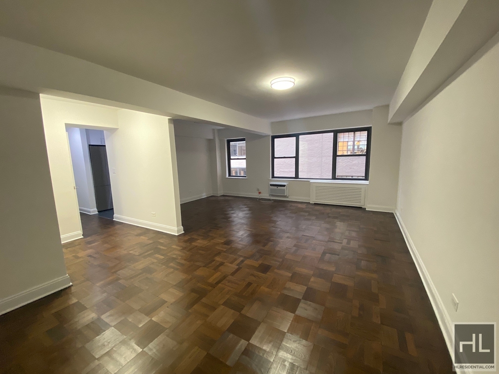 East 57 Street - Photo 1