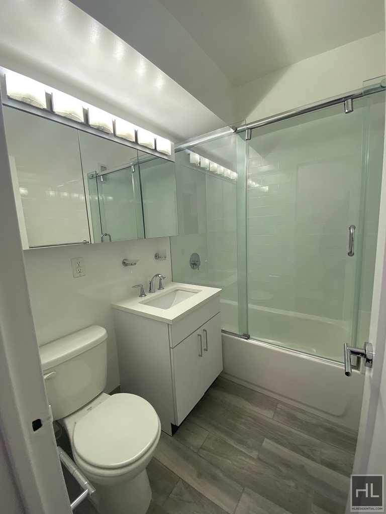 East 57 Street - Photo 3