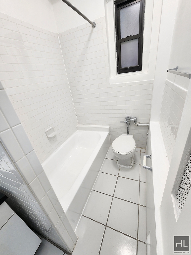 E 58th St - Photo 3