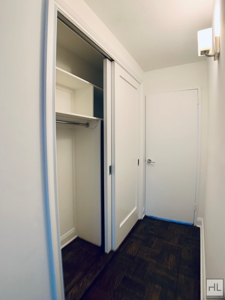 East 56 Street - Photo 2