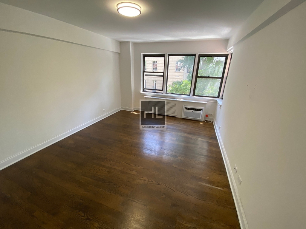 Beekman Place - Photo 1