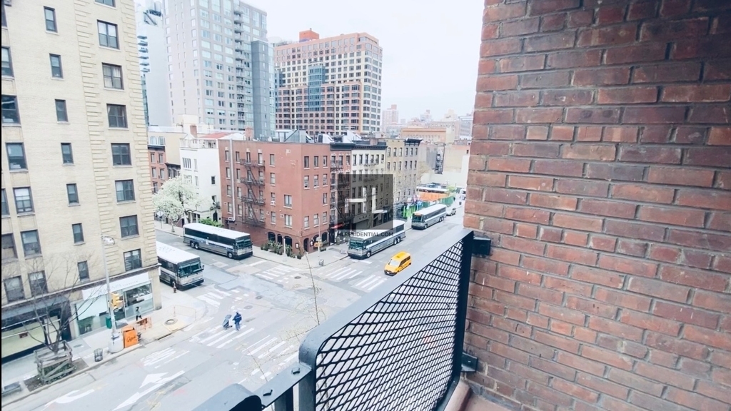 East 35 Street - Photo 2