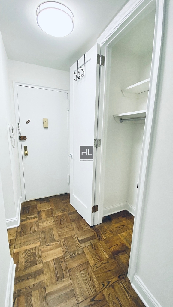East 35 Street - Photo 1
