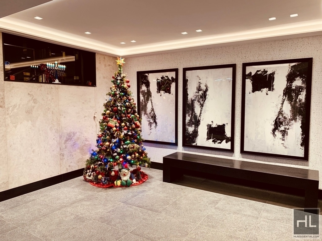 West 22 Street - Photo 1