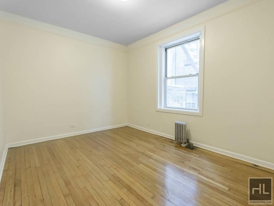 West 13 Street - Photo 1