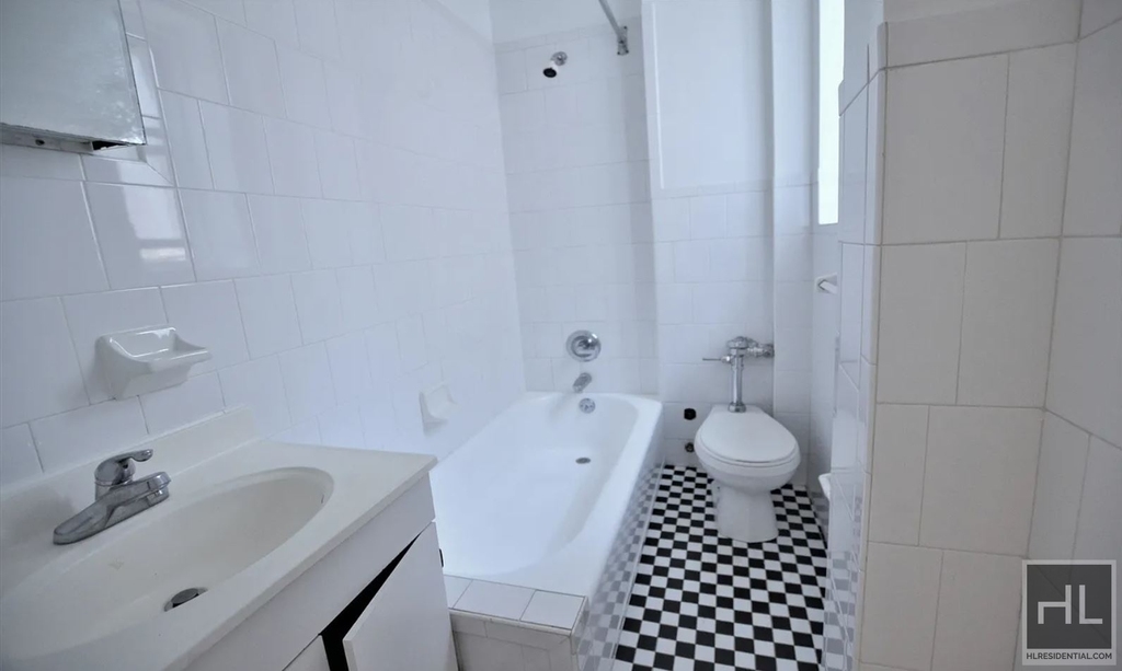 West 45 Street - Photo 2