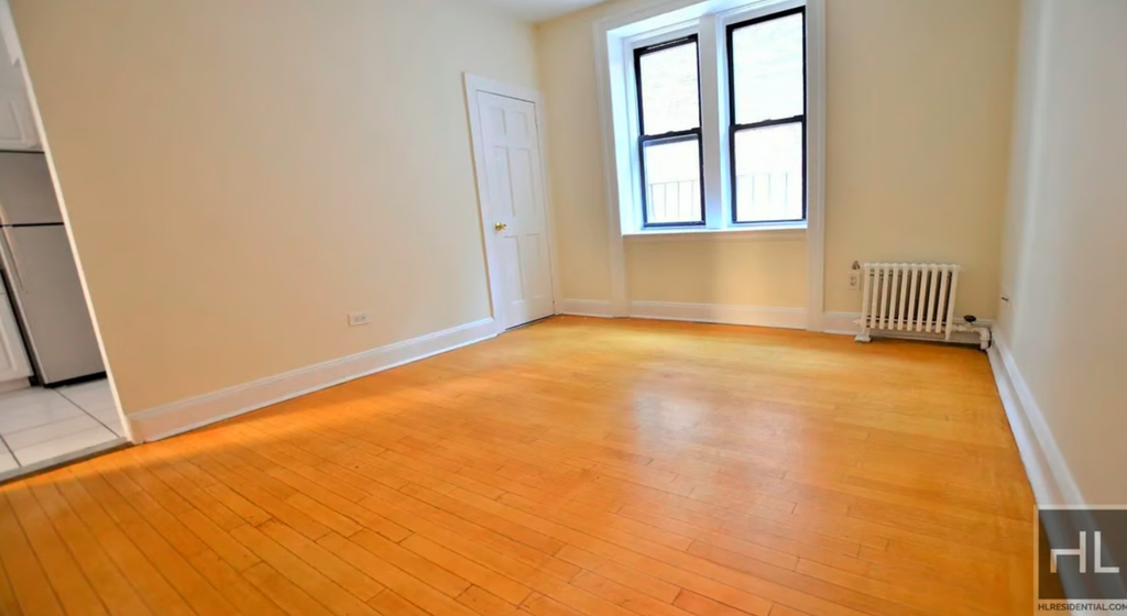 West 45 Street - Photo 3