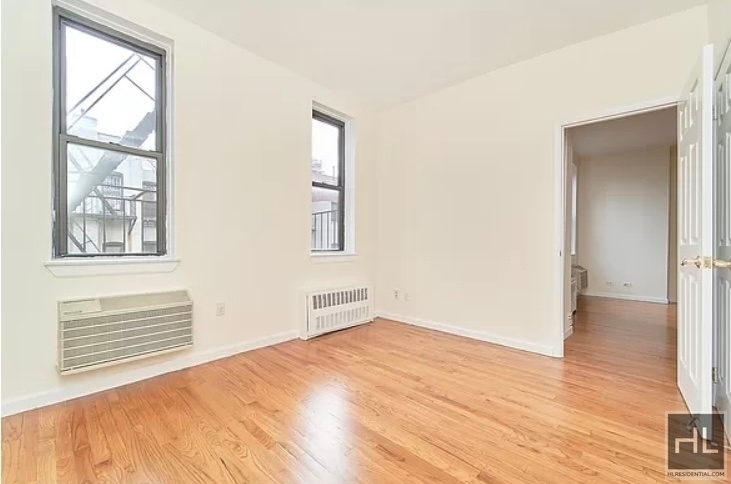 East 91st Street - Photo 2