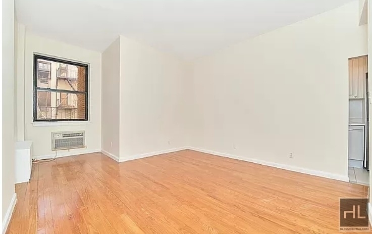 East 91st Street - Photo 0