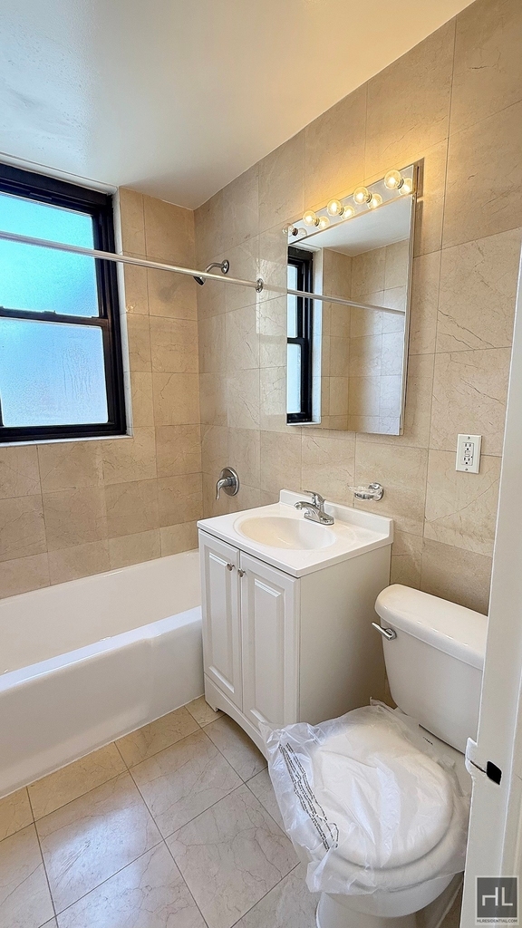 East 49 Street - Photo 4