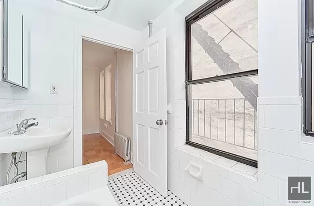 East 80 Street - Photo 3