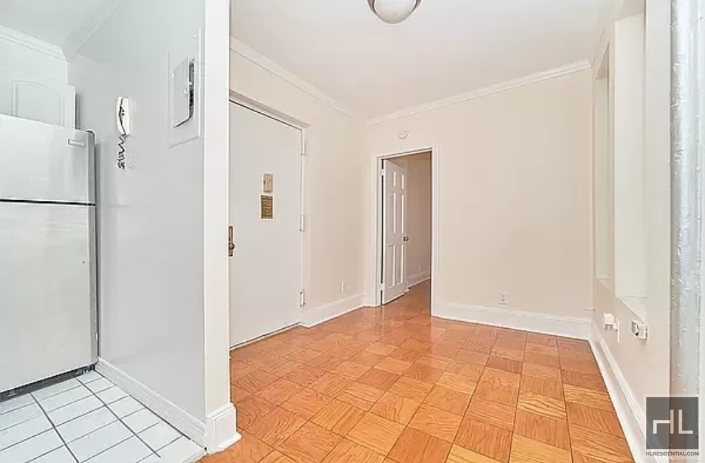 East 80 Street - Photo 2