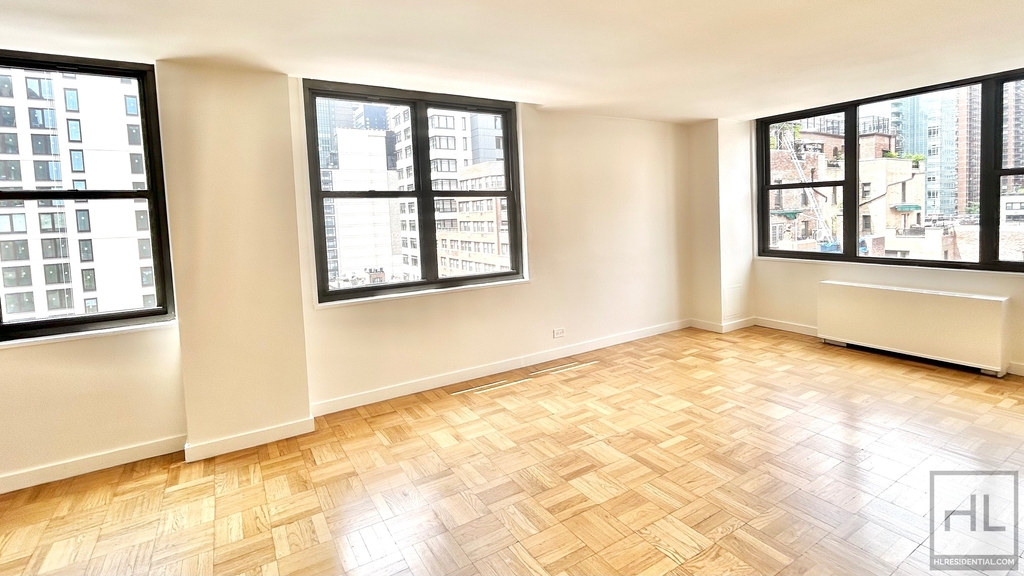 East 49 Street - Photo 0