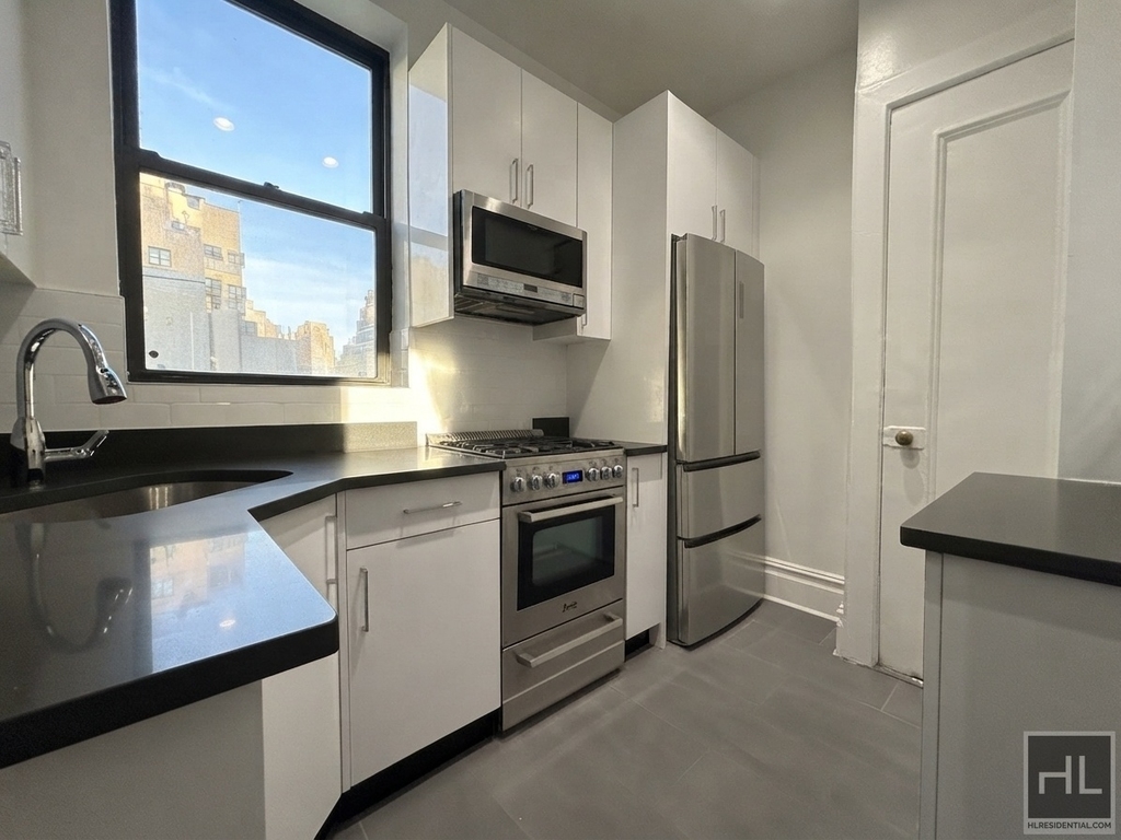 West 72 Street - Photo 3