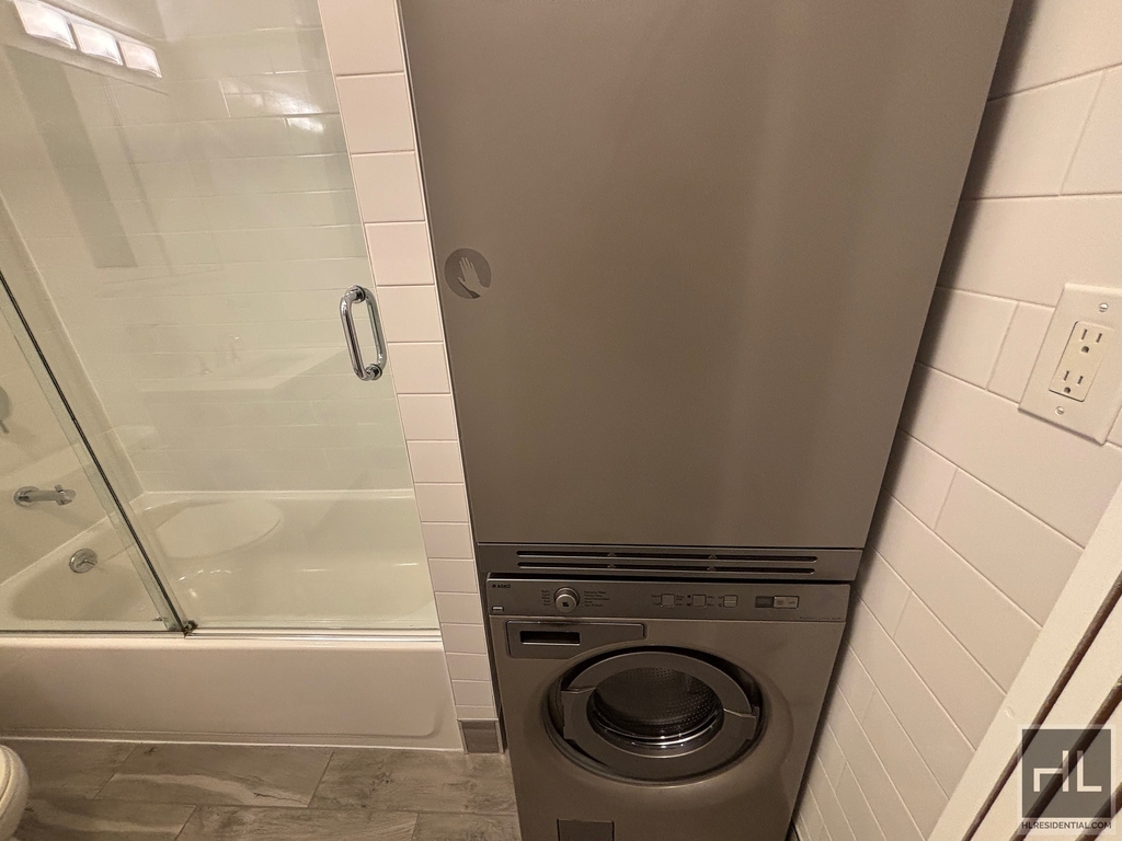 West 72 Street - Photo 8