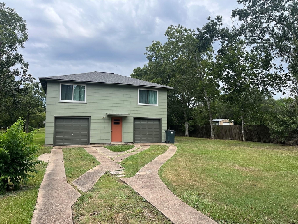 409 Doris Street - Photo 2