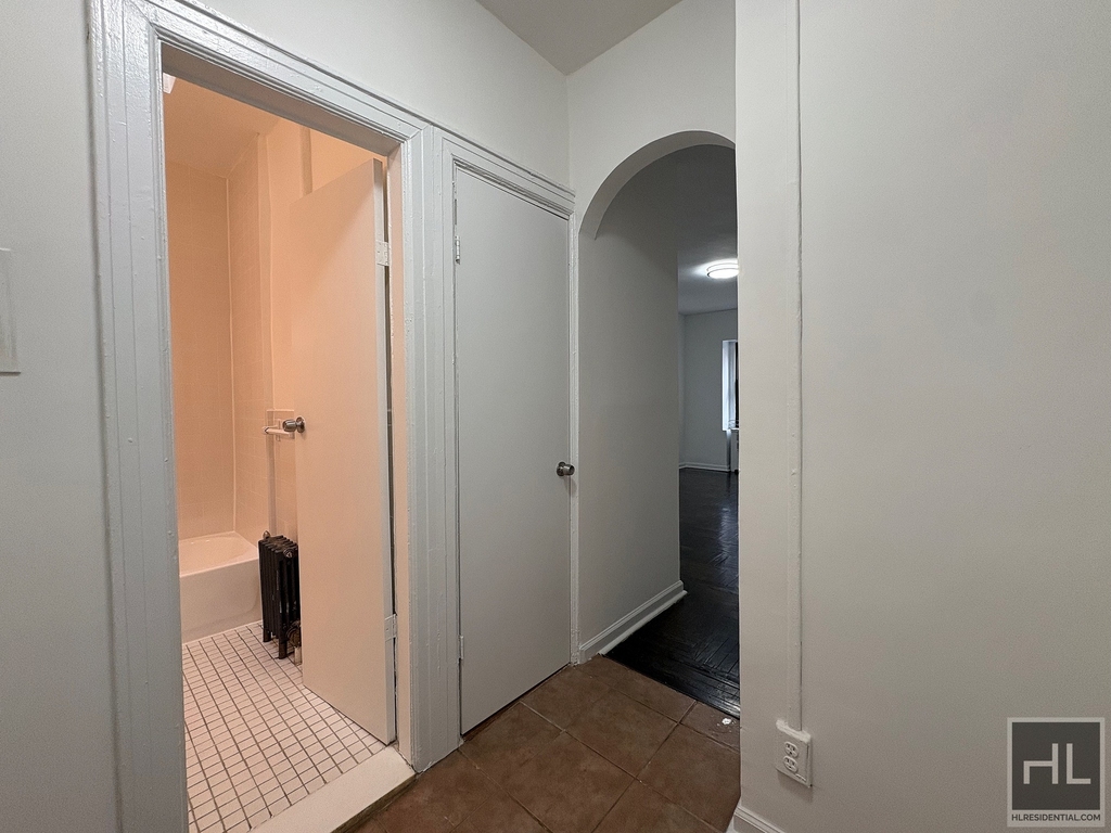 East 72 Street - Photo 5