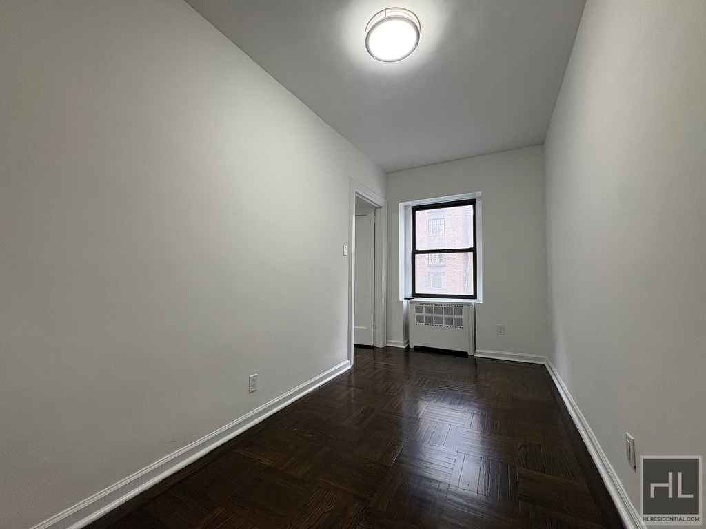 East 72 Street - Photo 2