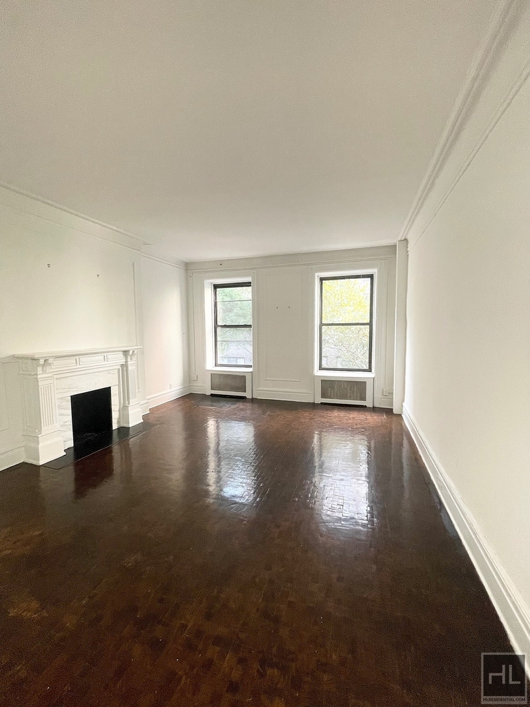 East 80th Street - Photo 0