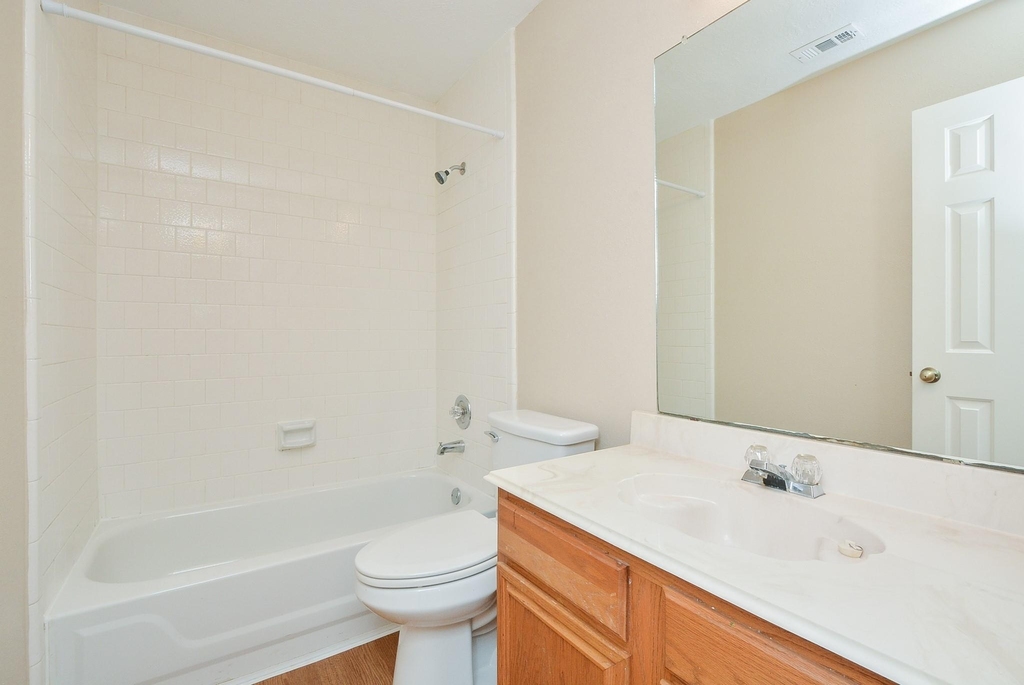22811 Market Square Lane - Photo 28