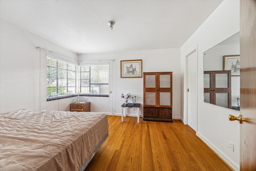 3825 Gramercy Street - Photo 6
