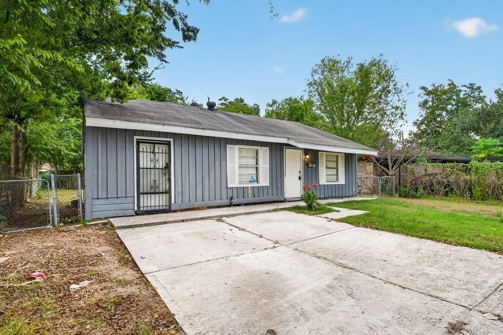 7319 Mountbatten Road - Photo 0