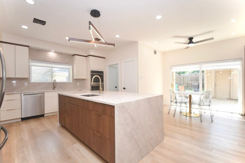 11806 Braesridge Drive - Photo 7