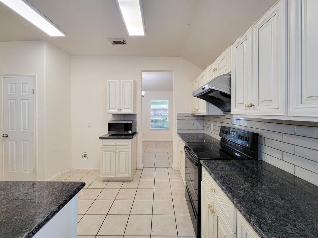 3010 Stonecross Lane - Photo 14