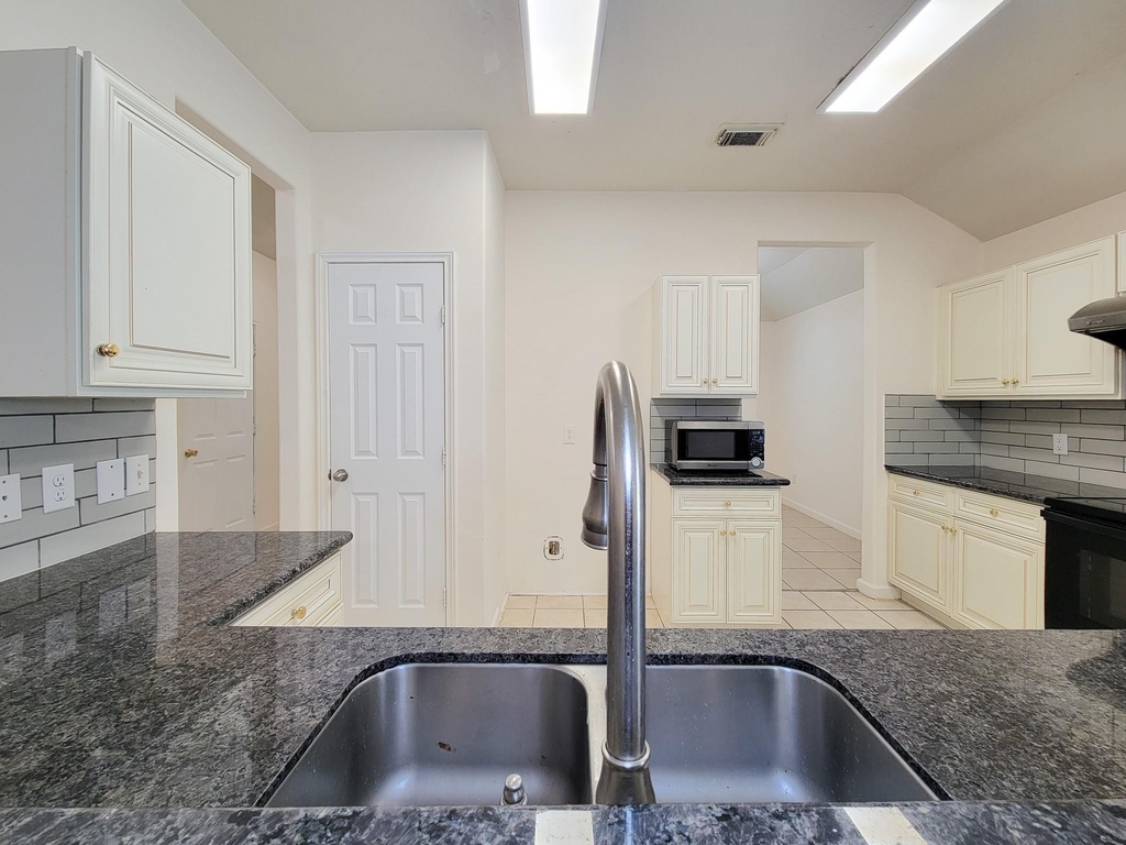 3010 Stonecross Lane - Photo 13