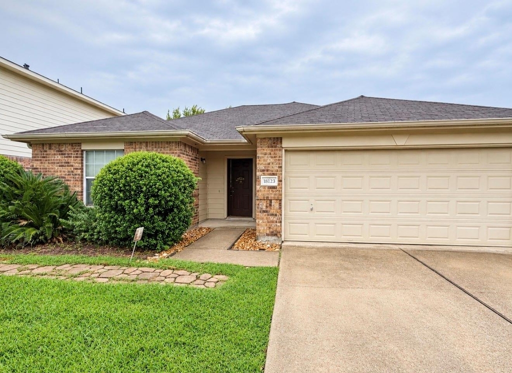 18123 Emerybrook Court - Photo 0