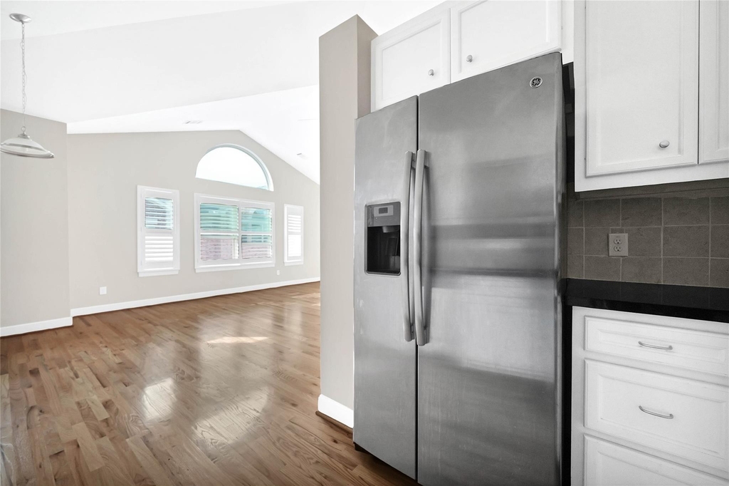 3633 Main Plaza Drive - Photo 9