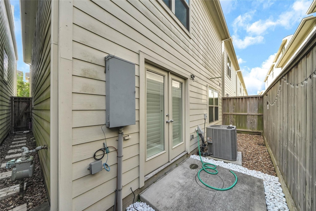 3633 Main Plaza Drive - Photo 20