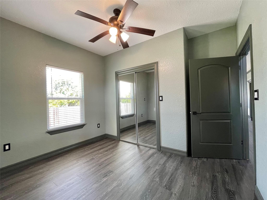 517 S Avenue G - Photo 18