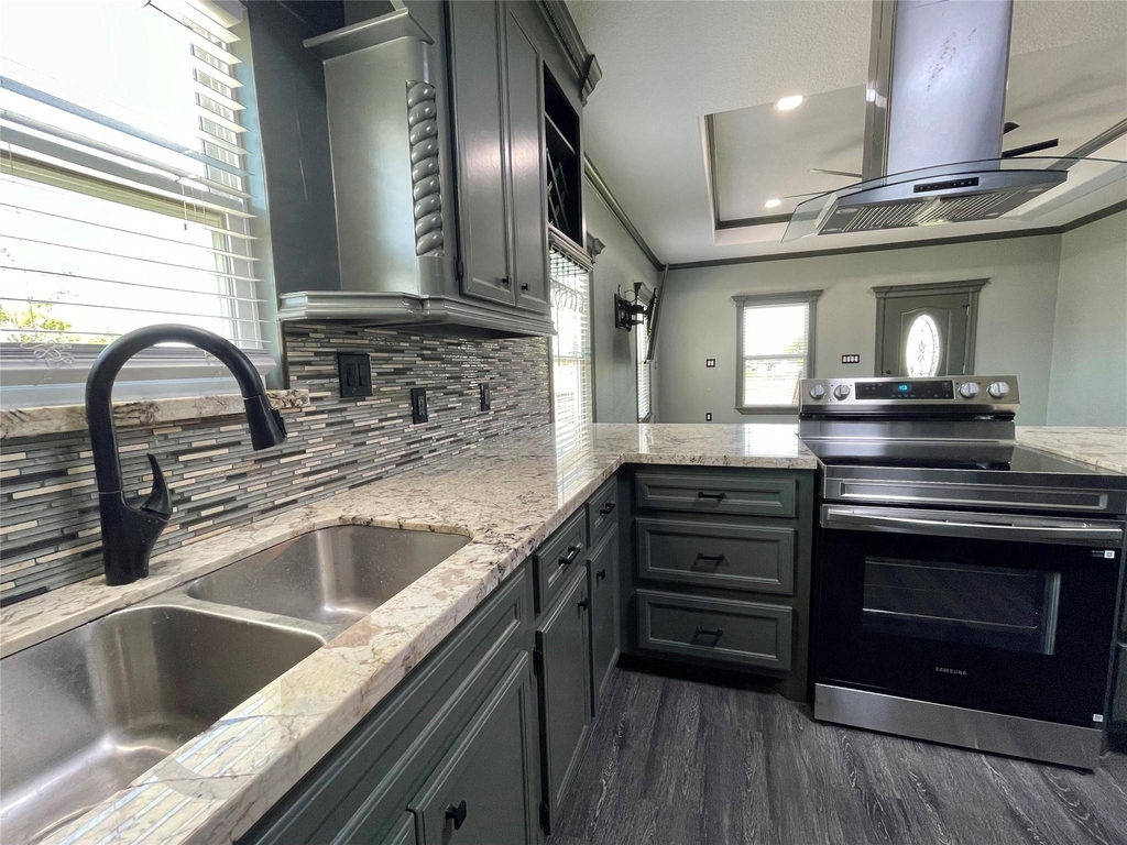 517 S Avenue G - Photo 8