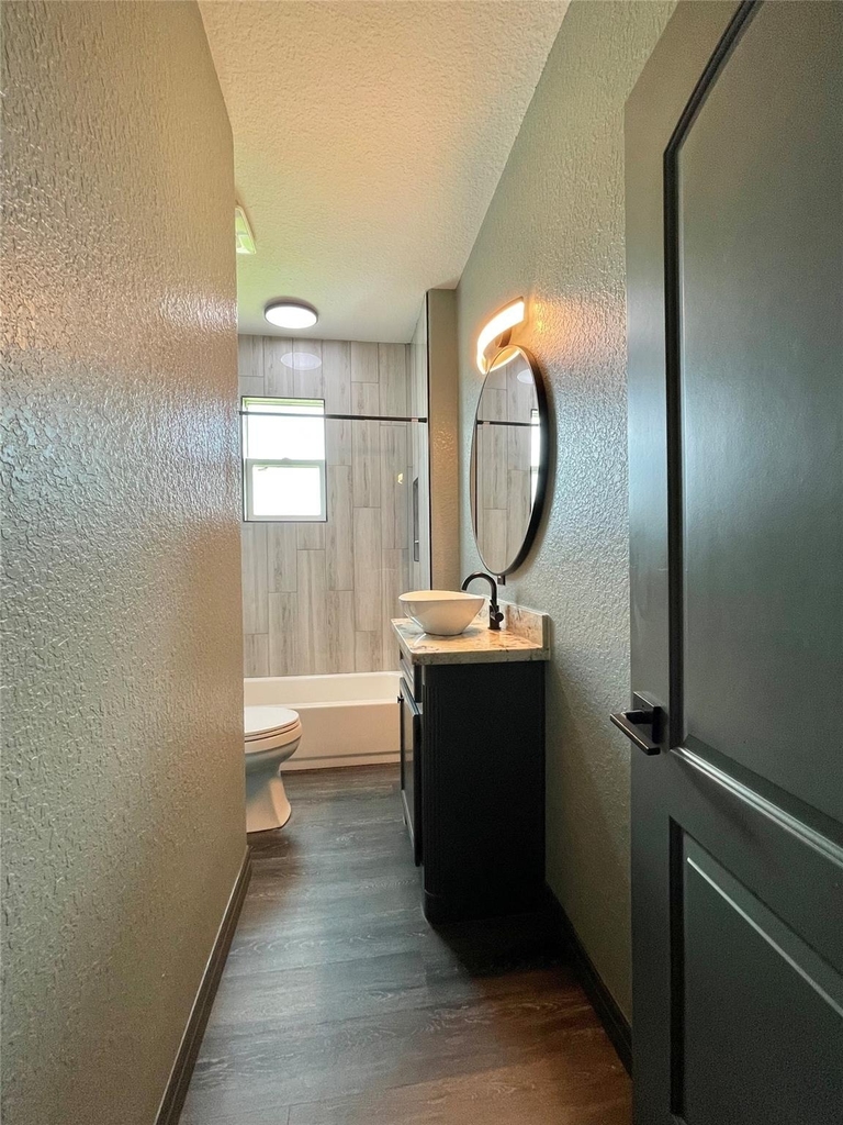 517 S Avenue G - Photo 17