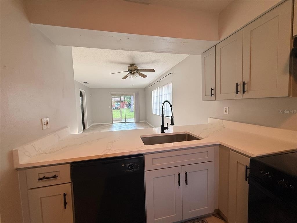 6380 Bonnie Bay Circle N - Photo 3