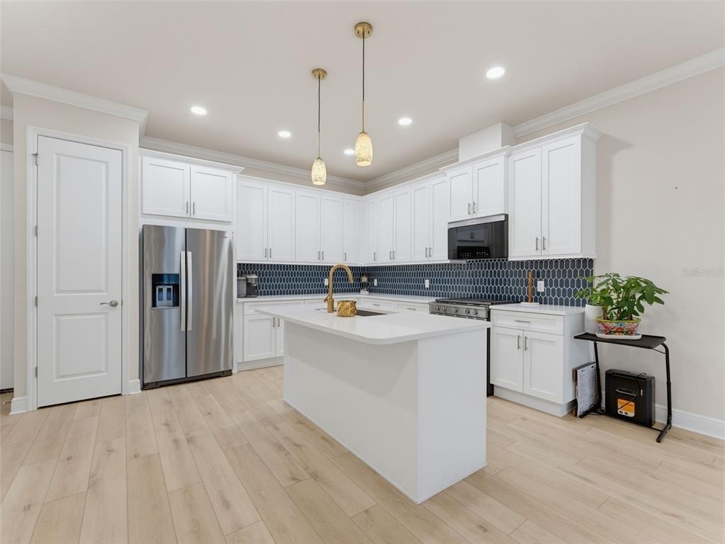 2525 Mario Way - Photo 13