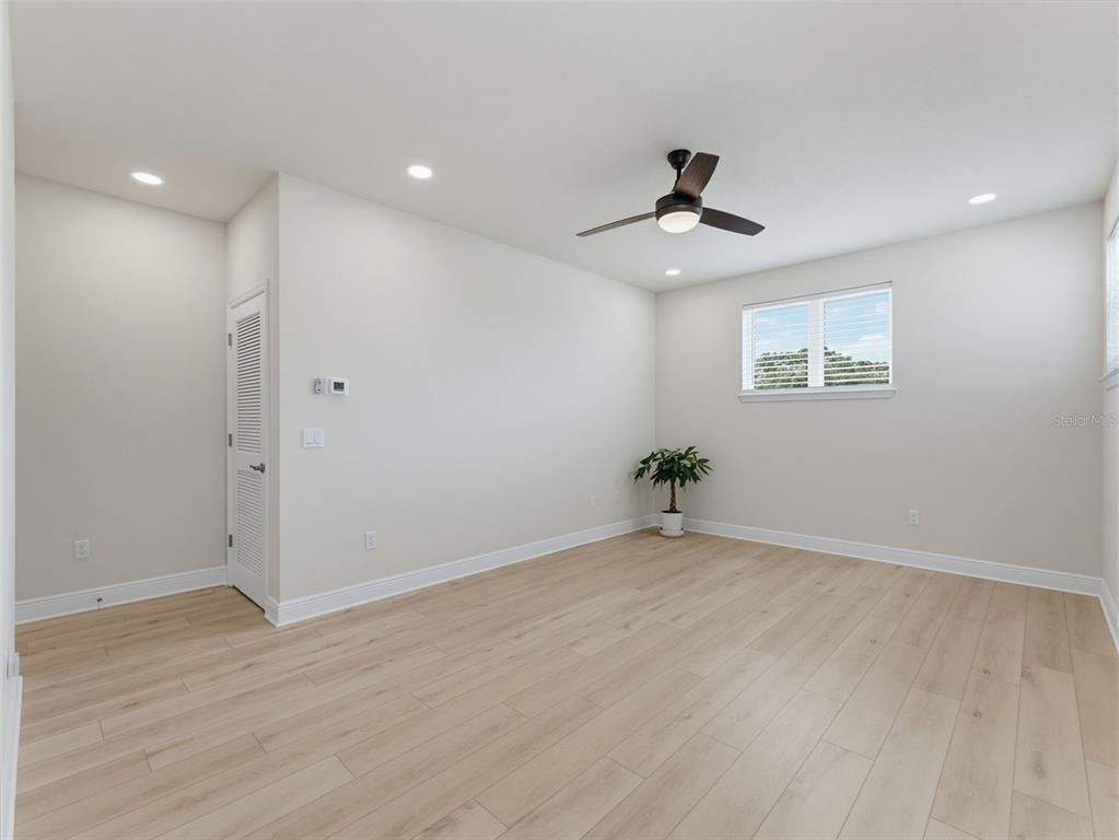 2525 Mario Way - Photo 36
