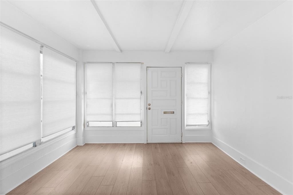 304 W Flora Street - Photo 1
