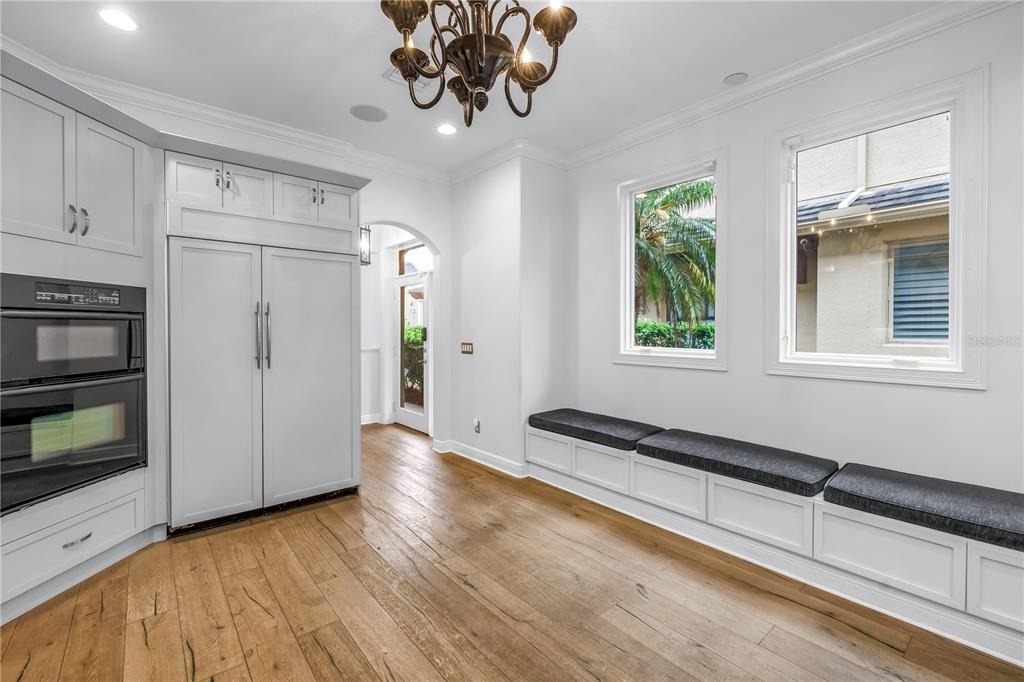 651 Saxony Boulevard - Photo 7