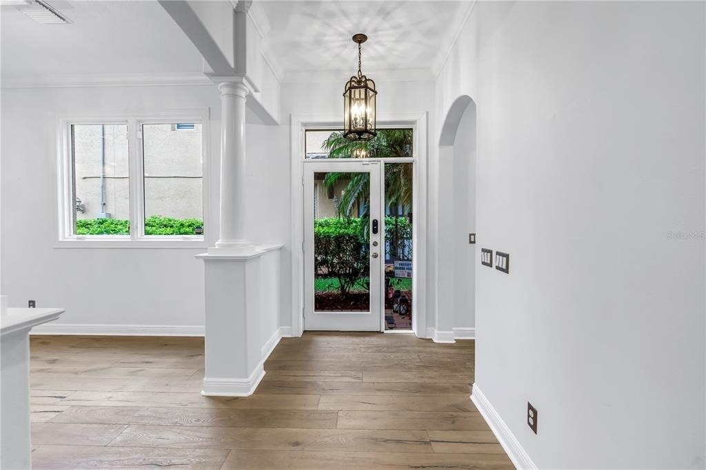 651 Saxony Boulevard - Photo 12