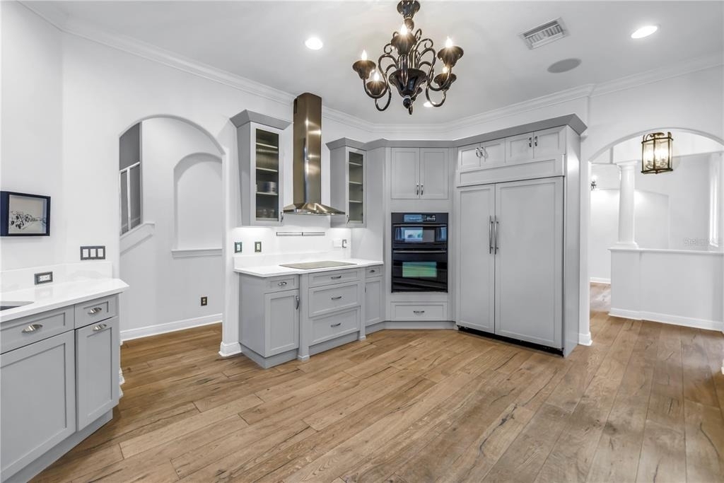 651 Saxony Boulevard - Photo 1
